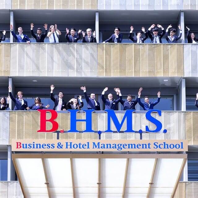 B.H.M.S. Studij u Švicarskoj